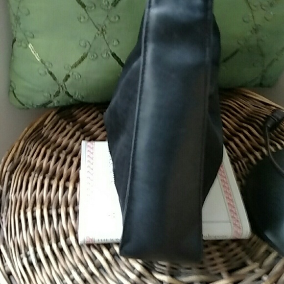 Handbag - Picture 2 of 4